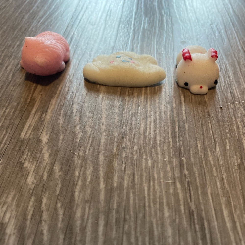 Fidgets - Picture 7 of 13